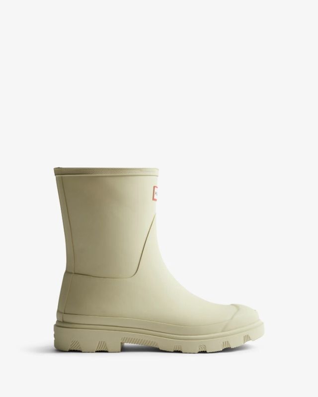 HUNTER UNISEX DOWNPOUR SHORT BOOT GRAVEL / BEIGE